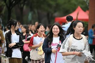 中国女足1-0领先美国女足！沈梦雨门前抢点破门